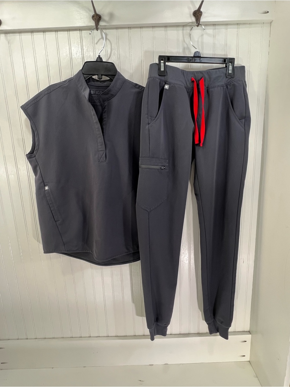 Figs Women's Gray Scrub Set Rafaela Top XS Zamora Joggers XST